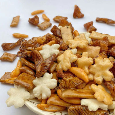 কেনা পাইকারি সুস্বাদু স্ন্যাকস পুষ্টি জাপানি সয়া সস মিশ্র চাল ক্র্যাকার স্ন্যাকস online manufacture