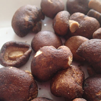 ভালো দাম ভিএফ শুকনো ফল এবং সবজি চিপ সবচেয়ে বেশি বিক্রি হওয়া স্বাস্থ্যকর ভ্যাকুয়াম ফ্রাইড মাশরুম স্ন্যাক অনলাইন