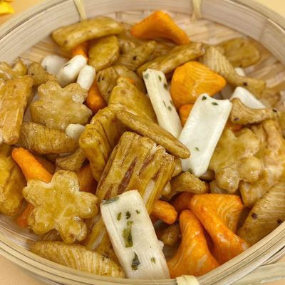 একাধিক আকারের চাল ক্র্যাকার সমুদ্র শৈবাল জাপানি মিক্স রাইস ক্র্যাকার