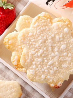 ভালো দাম খাস্তার স্বাদ নিন: স্বতন্ত্রভাবে প্যাকেজ করা চিংড়ি মাংস স্নোফ্লেক স্ন্যাকস অনলাইন