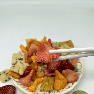 ভালো দাম আধা নরম ক্রাঞ্চি 12 মাস শেল্ফ জীবন রাইস ক্র্যাকার গ্লুটেন মুক্ত বেকড স্ন্যাক অনলাইন